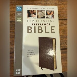 NIV Thinline Reference Bible